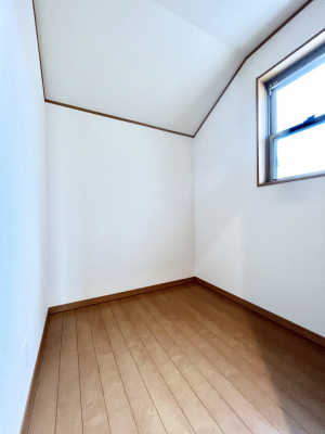 ̑@2Kɂ͉Ƒ݂ȂŋLłEH[NCN[[bgBt@~[N[NƂĂg܂B