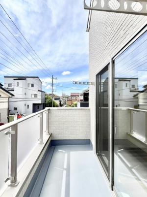 �o���R�j�[�@�����`Balcony�`  �o���R�j�[�͉������z���������݁A���z�c����󕨂��C�����悭�������Ƃ��ł��܂��B  �g���₷���J���I�ȃo���R�j�[�ł����z�����������Ղ�~�蒍���A�o���R�j�[�t���Z�܂��B  