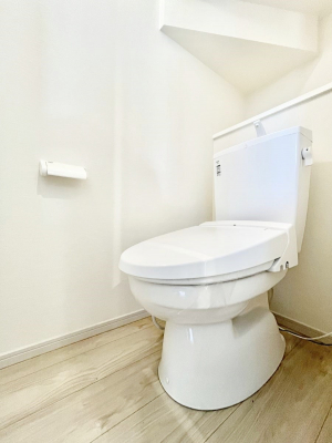 �g�C���@�����`Toilet�`�@�Y��E�X�b�L���E���K�ȃE�H�V�����b�g�t�g�C���ł��낰���Ԃł��B�g�C���͖����g�킴��𓾂Ȃ����́B����������ۂ������ł��ˁB�g�C����2��������̂Œ��̍��G���ɕ֗��ł��I