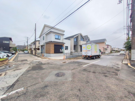 nOώʐ^@`Exterior`@OʓHF 8.9m Ak 6m @ẅˌĂ𒆐SƂX݂RƑAӂ͍ĂȂ̂ŁA΂̑ՐÂȎłB