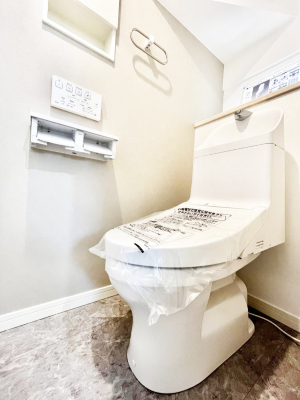 �g�C���@�g�C����1�K��2�K���ꂼ��ɔz�u����Ă��ĂƂĂ��֗��ł��B 