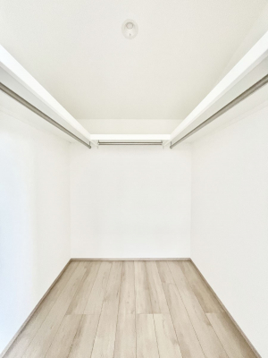 ̑@EH[NCN[[bgtŐԂLpł܂B