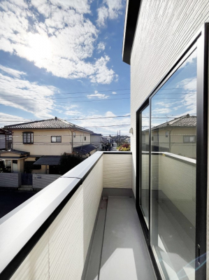 �o���R�j�[�@�����`Balcony�`  �o���R�j�[�͉������z���������݁A���z�c����󕨂��C�����悭�������Ƃ��ł��܂��B  �g���₷���J���I�ȃo���R�j�[�ł����z�����������Ղ�~�蒍���A�o���R�j�[�t���Z�܂��B  