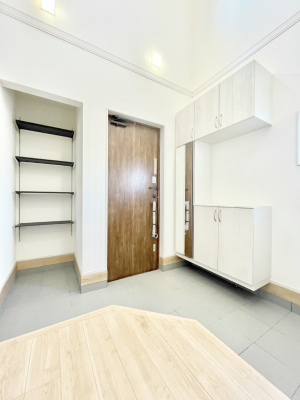 ���ց@�����`Entrance�`�@�Ƃ̒��ł��q�l���}����ŏ��̏ꏊ�ł��錺�ւ́A�Ƃ̈�ۂ��̂��̂ł��I�L�x�Ȍ��֎��[�ŁA����Y��ɕۂ��Ƃ��o���܂��􌺊ւɂ͂����Ղ���[�̉��ʔ��������I