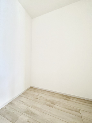 ���̑��@�����`Walk-in Closet�`�@�K�v�Ȃ��̂�R�[�f�B�l�[�g���ꗗ���Ċm�F�ł��A�g�x�x�⏀�����Z���ԂōςރE�H�[�N�C���N���[�[�b�g��ݒu���܂����B�Ƃ̒�����������Ƃ�����֗��Ȏ��[�X�y�[�X�ł��B