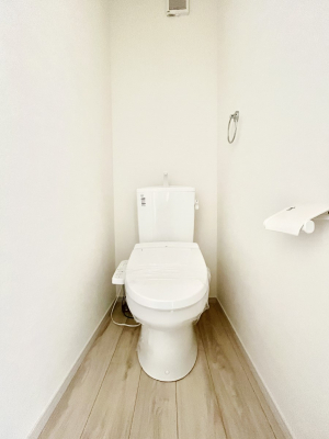 �g�C���@�����`Toilet�`�@�Y��E�X�b�L���E���K�ȃE�H�V�����b�g�t�g�C���ł��낰���Ԃł��B�g�C���͖����g�킴��𓾂Ȃ����́B����������ۂ������ł��ˁB�g�C����2��������̂Œ��̍��G���ɕ֗��ł��I