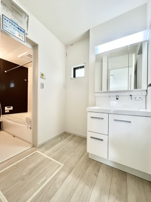 ���̑��@�������Q�������`Dressing Room�`�@�Â��Ȃ肪���Ȑ��ʏ�����������ƍ̌��Ɗ��C���\�Ȃ̂ŋC�����悭���g�������܂��B�O�ʋ��^�C�v�̐��ʑ�͋������[�ŎU�炩�肪���Ȑ��ʏ����X�b�L����