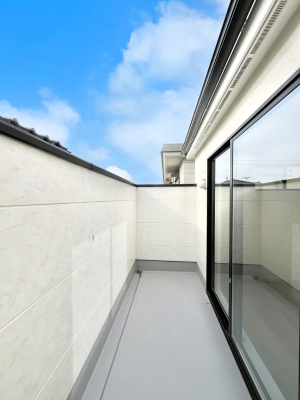 �o���R�j�[�@�������Q�������`Balcony�`  �o���R�j�[�͉������z���������݁A���z�c����󕨂��C�����悭�������Ƃ��ł��܂��B  �g���₷���J���I�ȃo���R�j�[�ł����z�����������Ղ�~�蒍���A�o���R�j�[�t���Z�܂��B  