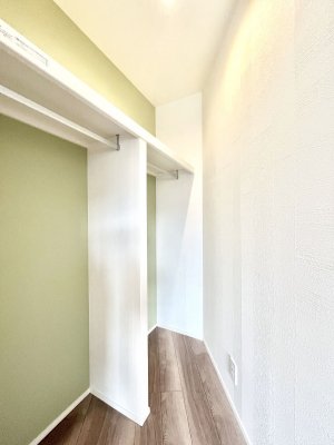 ̑@`Walk-in Closet`@KvȂ̂R[fBl[gꗗĊmFłAgxx⏀ZԂōςރEH[NCN[[bgݒu܂BƂ̒Ƃ֗Ȏ[Xy[XłB