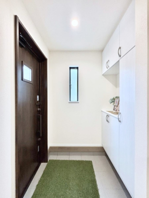 ���ց@�����`Entrance�`�@�Ƃ̒��ł��q�l���}����ŏ��̏ꏊ�ł��錺�ւ́A�Ƃ̈�ۂ��̂��̂ł��I�L�x�Ȍ��֎��[�ŁA����Y��ɕۂ��Ƃ��o���܂��􌺊ւɂ͂����Ղ���[�̉��ʔ��������I