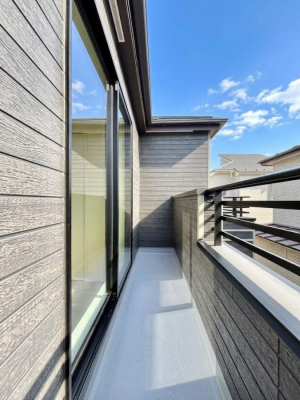 �o���R�j�[�@�����`Balcony�`  �o���R�j�[�͉������z���������݁A���z�c����󕨂��C�����悭�������Ƃ��ł��܂��B  �g���₷���J���I�ȃo���R�j�[�ł����z�����������Ղ�~�蒍���A�o���R�j�[�t���Z�܂��B  