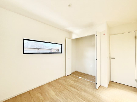 Q@`Bed Room`ɂ͎[N[[bgIiĝm⏬͂AGߕ̂mȂǂƐڂ܂܂B  ԂLgpł܂ˁB