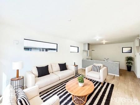 rO@`Living`@O̗ȂVvłLDKB傫ȑނ̂Ŏ邭AƑ̌ȅƂăsb^łBJƓ̗ǂ𐥔񂲗I@ƋCGł