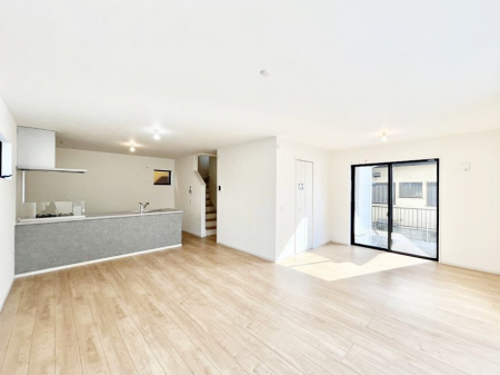 ̑ρ@`Living`@ɂ݂͂ȂWAHƊybn܂BbɖɂȂ肷āAY锼߂ɂȂĂ܂Bȑ̊Ԃ̍KĂꏊł肽B