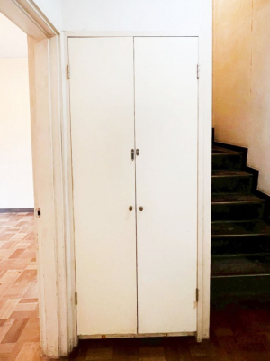 [@`Closet`@[Xy[X΃^XuKvȂAôȂXbLԂێł܂BG߂̈ߗނ̕iȂǂՂ[o܂ˁ 