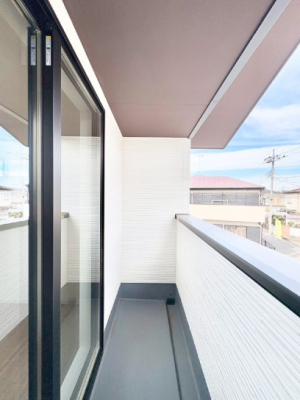 �o���R�j�[�@�������Q�������`Balcony�`  �o���R�j�[�͉������z���������݁A���z�c����󕨂��C�����悭�������Ƃ��ł��܂��B  �g���₷���J���I�ȃo���R�j�[�ł����z�����������Ղ�~�蒍���A�o���R�j�[�t���Z�܂��B  