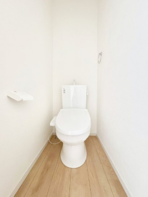 �g�C���@�������Q�������`Toilet�`�@�������̂��鐅����g�C���̓E�H�V�����b�g�t���ł����g�C���͖����g�킴��𓾂Ȃ����́B����������ۂ������ł��ˁB�g�C����2��������̂Œ��̍��G���ɕ֗��ł��I