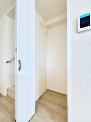 ���̑����ρ@�ݔ���A���������r���O���[�B�����Ɏ��[������ƕ����W�܂�LDK���X�b�L���Еt�������ł��ˁB  