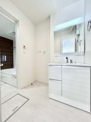 ���̑��@�L�X�Ƃ�Ƃ�̂��郉���h���[�X�y�[�X�B  