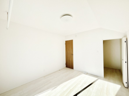 �q�������@�E�H�[�N�C���N���[�[�b�g�����邨�����B�G�߂��Ƃ̓���ւ����s�v�ŕ֗��ł��B 