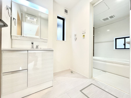 ���̑��@�������̂�����K��Ԃł��B�����̐g�x�x���C�����ǂ����g�������܂��B 