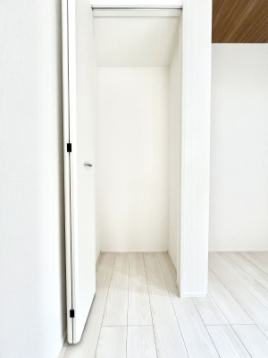 ���̑����ρ@�L�b�`���ɂ̓p���g���[�I�H�ނ̃X�g�b�N�͂������A���p�i�̎��[�Ȃǎg�����͂��낢��I