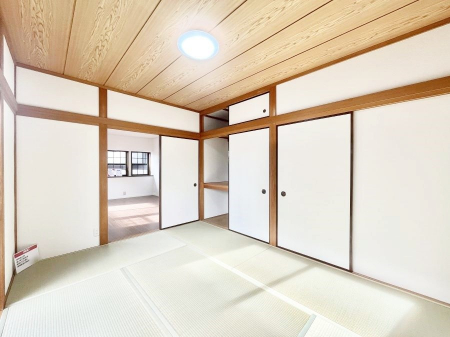 ̑ρ@rOƗׂ荇ĂaBقƈꑧła̋ԂłB