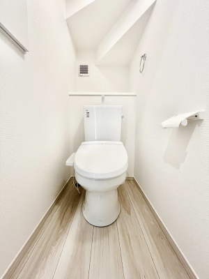 �g�C���@�����`Toilet�`�@�Y��E�X�b�L���E���K�ȃE�H�V�����b�g�t�g�C���ł��낰���Ԃł��B�g�C���͖����g�킴��𓾂Ȃ����́B����������ۂ������ł��ˁB�g�C����2��������̂Œ��̍��G���ɕ֗��ł��I