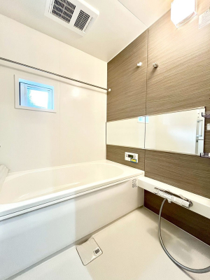 @`Bath Room`@͋C̗ŖɌătbVB@\tĂ̂ŗׂ̐@uŐ􂢏オ󕨂AJ̓VCCɂ邱Ƃ\łB