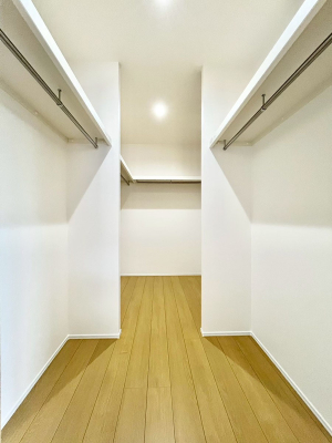 ̑@`Walk-in Closet`@KvȂ̂R[fBl[gꗗĊmFłAgxx⏀ZԂōςރEH[NCN[[bgݒu܂BƂ̒Ƃ֗Ȏ[Xy[XłB