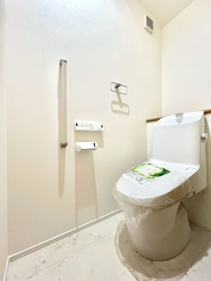 gC@`Toilet`  YEXbLEKȃEHVbgtgCł낰ԂłB  gC͖g킴𓾂Ȃ́BۂłˁB  gC2̂Œ̍Gɕ֗łI