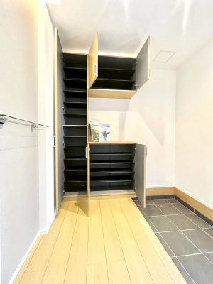 ̑ρ@Ղ[łV[Y{bNXŉƑŠCAւB  