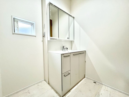 ̑@`Dressing Room`@ÂȂ肪Ȑʏƍ̌ƊC\Ȃ̂ŋC悭g܂BOʋ^Cv̐ʑ͋[ŎU炩肪ȐʏXbL