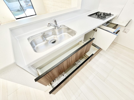 ̑ρ@[Xy[XՂILXƂƃXy[XŉƎNNI 