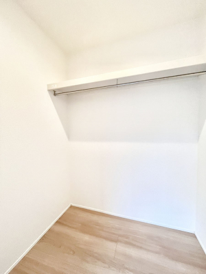 ̑@EH[NCN[[bgtŐԂLpł܂B