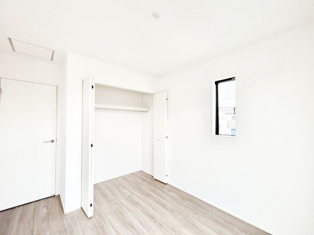 ̑ρ@S`Bed Room`  Sɂ͎[N[[bgIiĝm⏬͂AGߕ̂mȂǂƐڂ܂܂B  ԂLgpł܂ˁB