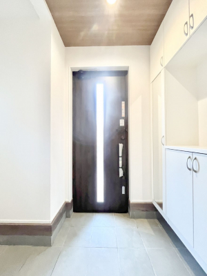 ց@S`Entrance`@Ƃ̒łql}ŏ̏ꏊł錺ւ́AƂ̈ۂ̂̂łILxȌ֎[ŁAYɕۂƂo܂􌺊ւɂ͂Ղ[̉ʔI