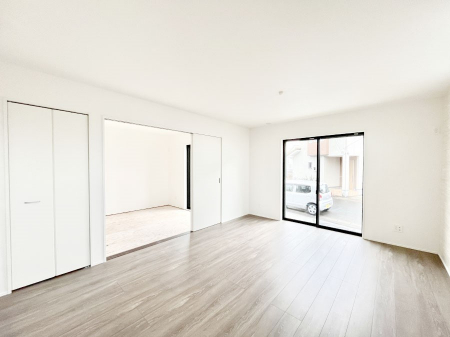 ̑ρ@S`Living`@Lȗz̏ꏊƂ炵B邱̋Ԃ݂͂Ȃ̏Ί炪WꏊAYA邱Ƃ̂Ȃ킢ȂbyގԁA̎vԂꏊB