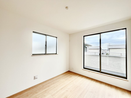 �Q���@������B�������`Bed Room�`�@�}���V�����ƈႢ�������������̂��ˌ��Ẵ����b�g�ł��B���Ƒ������������ƂŎ苷�Ɋ����Ă����Z�܂����ˌ��Ăł͊e�����v���C�o�V�[��ۂ��Ƃ��ł��܂��B