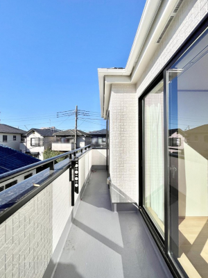 �o���R�j�[�@�����`Balcony�`  �o���R�j�[�͉������z���������݁A���z�c����󕨂��C�����悭�������Ƃ��ł��܂��B  �g���₷���J���I�ȃo���R�j�[�ł����z�����������Ղ�~�蒍���A�o���R�j�[�t���Z�܂��B  