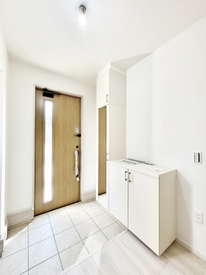 ���ց@�����`Entrance�`�@���ʔ��~���[�t�Ȃ̂ŁA���o�����O�̐g�����Ȃ݃`�F�b�N�Ɂ��􌺊ւ͂��q�l�����o�}�������ԍŏ��̏ꏊ�A�A���Ă��鎞�ɓ���ŏ��̏ꏊ�B����ȏꏊ�����炱���A���ǂ���ԂɁc��