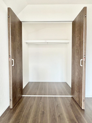 ���[�@�m���̃N���[�[�b�g�B���s��������̂Ō���̈ߗނ�����������܂�܂��B