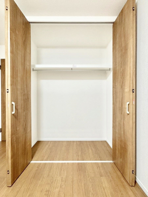 ���[�@�m���̃N���[�[�b�g�B���s��������̂Ō���̈ߗނ�����������܂�܂��B