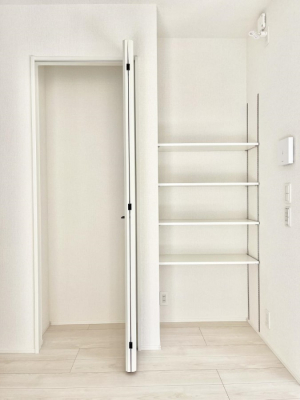 ���[�@�����`Storage�`�@���������̎��[�ɂ͍S��܂����B���r���O�ɐ݂������[�B�����ł��󂢂Ă���X�y�[�X�����[�ɂ��邱�ƂŁA���ʂ̂Ȃ���Ԃ����o���Ă���܂��B���ו����������ɂ����S�ł��B