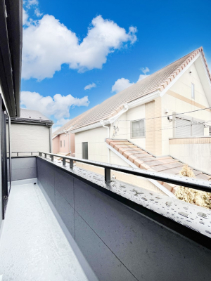 �o���R�j�[�@�������P�������`Balcony�`  �o���R�j�[�͉������z���������݁A���z�c����󕨂��C�����悭�������Ƃ��ł��܂��B�g���₷���J���I�ȃo���R�j�[�ł����z�����������Ղ�~�蒍���A�o���R�j�[�t���Z�܂��B  