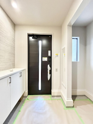 ���ց@�����`Entrance�`�@�Ƃ̒��ł��q�l���}����ŏ��̏ꏊ�ł��錺�ւ́A�Ƃ̈�ۂ��̂��̂ł��I�L�x�Ȍ��֎��[�ŁA����Y��ɕۂ��Ƃ��o���܂��􌺊ւɂ͂����Ղ���[�̉��ʔ��������I