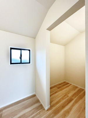 ���̑��@�����`Walk-in Closet�`�@�K�v�Ȃ��̂�R�[�f�B�l�[�g���ꗗ���Ċm�F�ł��A�g�x�x�⏀�����Z���ԂōςރE�H�[�N�C���N���[�[�b�g��ݒu���܂����B�Ƃ̒�����������Ƃ�����֗��Ȏ��[�X�y�[�X�ł��B