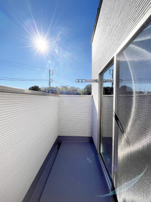 �o���R�j�[�@�������Q�������`Balcony�`  �o���R�j�[�͉������z���������݁A���z�c����󕨂��C�����悭�������Ƃ��ł��܂��B�g���₷���J���I�ȃo���R�j�[�ł����z�����������Ղ�~�蒍���A�o���R�j�[�t���Z�܂��B  