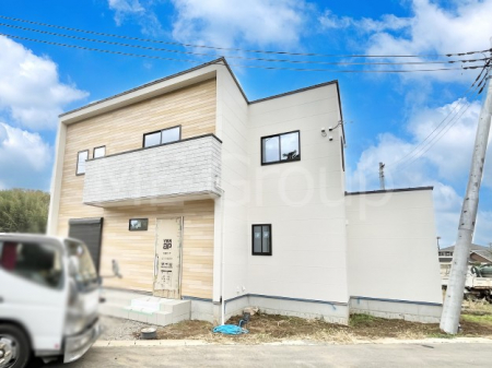 nOώʐ^@OρS`Exterior`ՐÂȏZnŎqĉƑɃsb^B̂UKȗ΂Ɍb܂ꂽGAŁARɕ܂ꂽ₩ȕ炵邽߂́AƂ肠ZĂ܂B