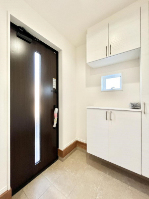 ���ց@�����`Entrance�`�@�Ƃ̒��ł��q�l���}����ŏ��̏ꏊ�ł��錺�ւ́A�Ƃ̈�ۂ��̂��̂ł��I�L�x�Ȍ��֎��[�ŁA����Y��ɕۂ��Ƃ��o���܂��􌺊ւɂ͂����Ղ���[�̉��ʔ��������I